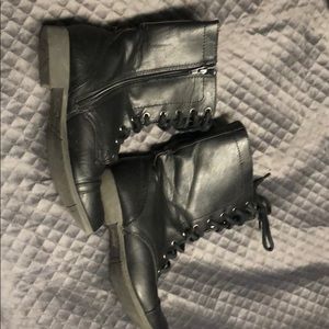 Black zip tie sides with lace up front option